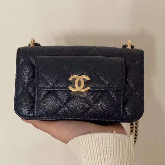 CHANEL Handbags - CHANEL BRAND NEW 2022 crossbody/beltbag